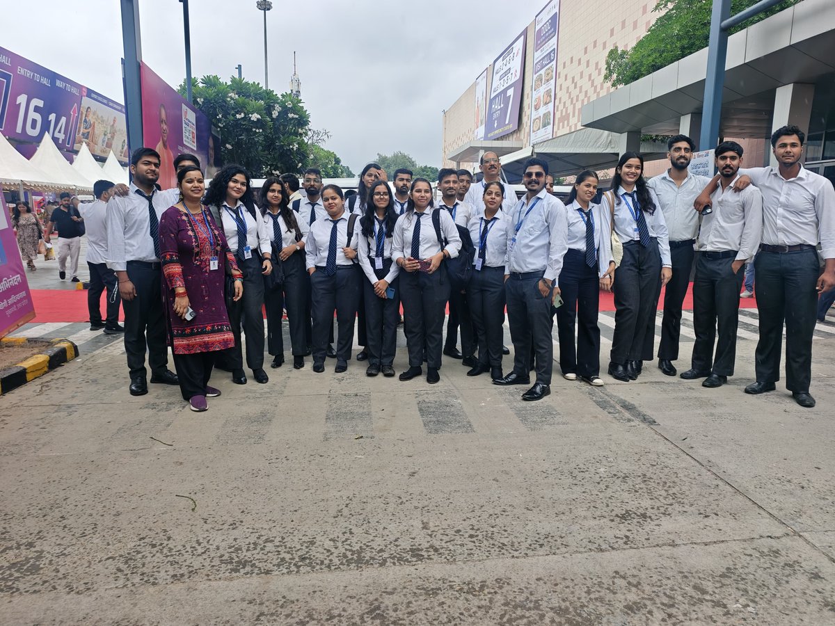IMSECGhaziabad's tweet photo. 🚀 Learning Beyond the Classroom!
MBA students of IMSEC visited the UP International Trade Show 2026 on 26 Sept, gaining real-world insights into business, innovation, entrepreneurship, marketing & industry practices.
✨ Explore. Experience. Learn. Grow!
#IMSEC #MBA #UPITS2026 https://t.co/gSiJ7wBn2x
