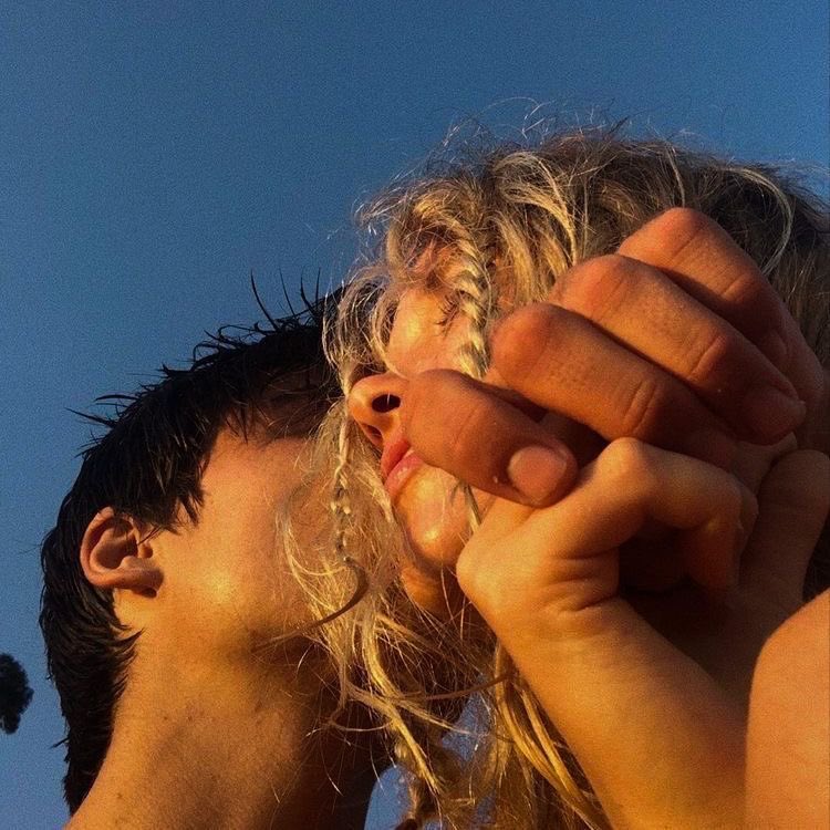 clxrkegriffin_'s tweet photo. Happy boyfriends day to my bels. 

today is all about you, and how you’re the best boy ever in my life. #BELLARKE FOREVER. :) 💙 https://t.co/4Dho0d7Gvw