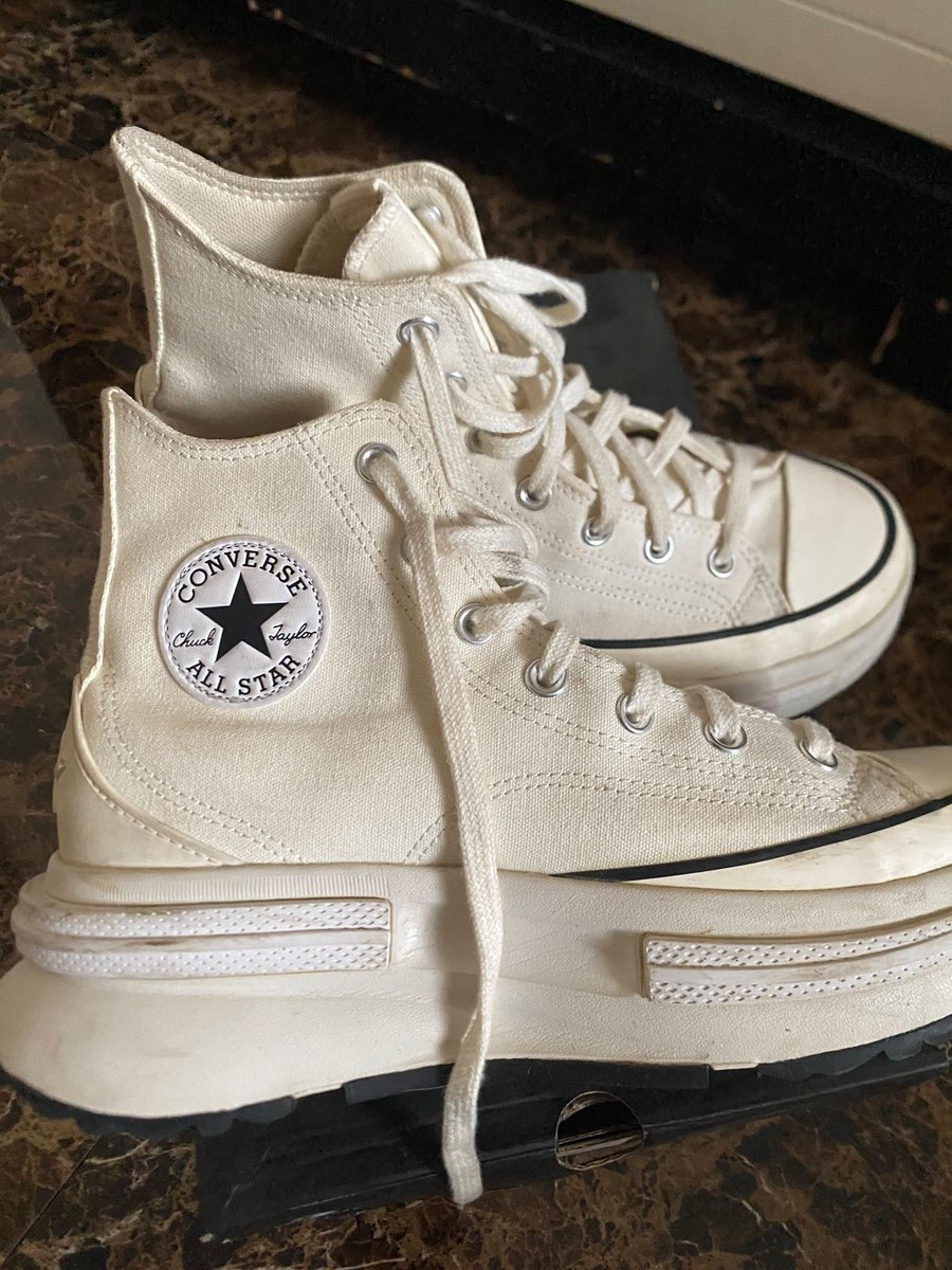 Carriedigiphone's tweet photo. Wts sneakers Converse Run Star Legacy CX Future Comfort Hi White Original
Uk. 40,5 (25,5 cm) Like new, Lengkap dengan box harga 480k dom jkt/depok https://t.co/CXToG5GgYJ