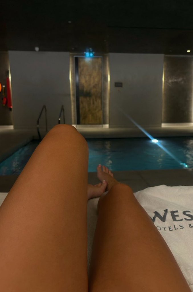 GODDESSADOMME's tweet photo. Yum yum yum, tempting isnโt it ?
#findom #feet #footfetish #feetworship #footlover #femdom #dominatrix #humiliation #gag #choke #cbt https://t.co/aX6Pp8GNbD