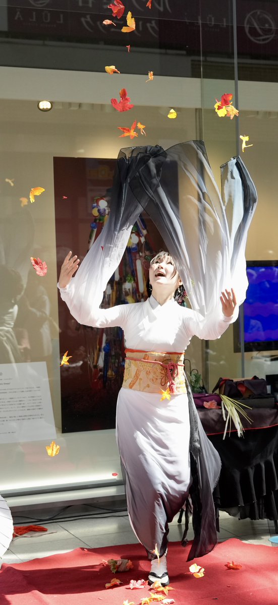 kurogomalibrary's tweet photo. たかまつ大道芸フェスタ2026。

初日、開催中❗️

晴れてます!!
でも、それほど暑くないし、日陰のポイントも多いのでわりとすごしやすいです。

さて、これから後半。どんな出会いがあるのでしょう?

#大道芸
#たかまつ大道芸
#たかまつ大道芸フェスタ
#たかまつ大道芸フェスタ2026 https://t.co/XNpfRleSr8