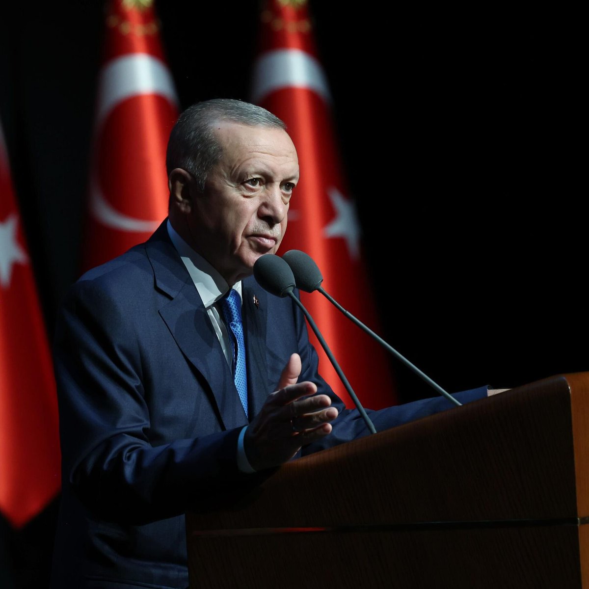 Fikret_ozer00's tweet photo. 🛑 Cihan Saraç :

FON , Vurgunu doğrudan Erdoğan ‘a yapılan darbe girişimidir.. https://t.co/orLbiVsTcX