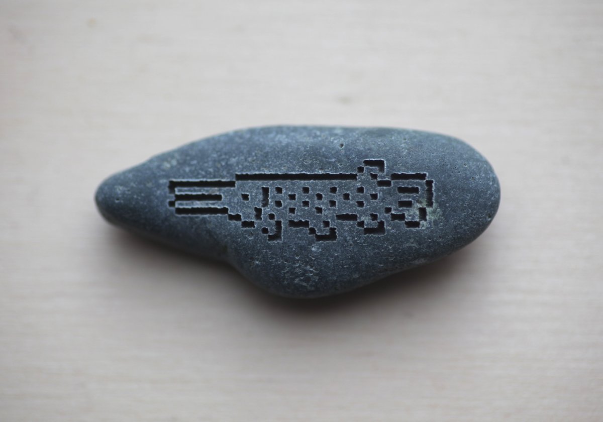 y4geta's tweet photo. 来週末のPixelArtParkは新しいドット石を持っていきます。ラブカとカニ。早めに立ち寄ってもらえるとお好きな石が選べます：） https://t.co/1JqnXAzWYc