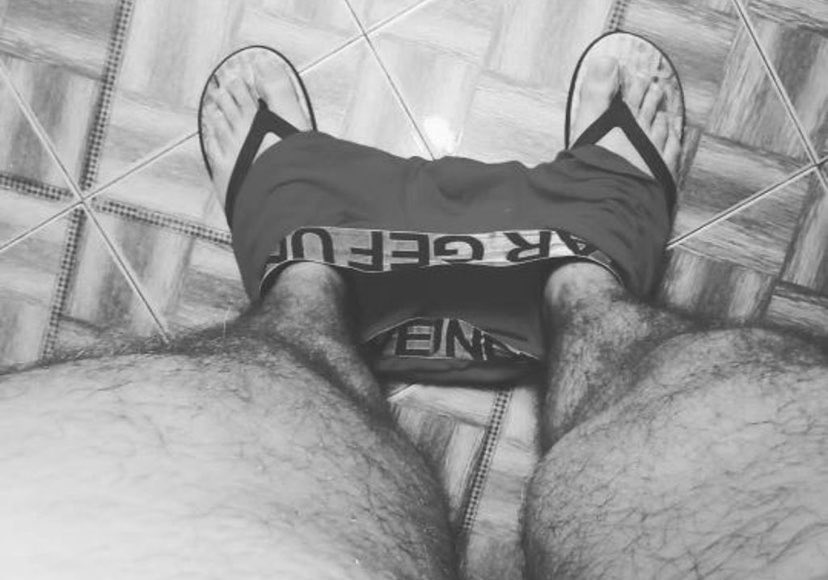 feetstiven's tweet photo. #pies #chanclas #pes #feet https://t.co/gUIj4ktDQB
