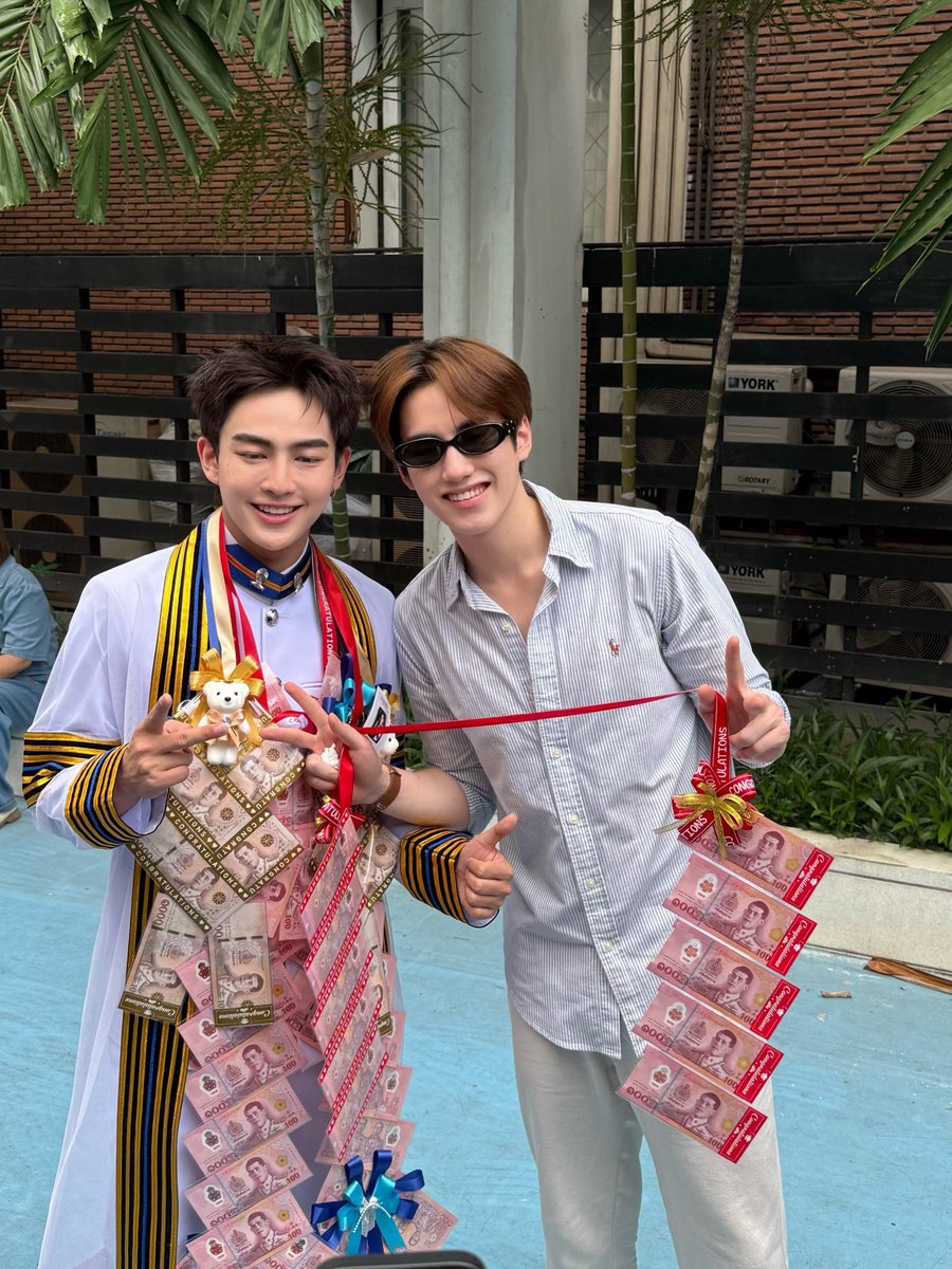 acho0mi's tweet photo. ก็สมกับเป็นเสี่ยภูจริงๆ เงินเป็นพวง5555555 https://t.co/plBlnXWxlc