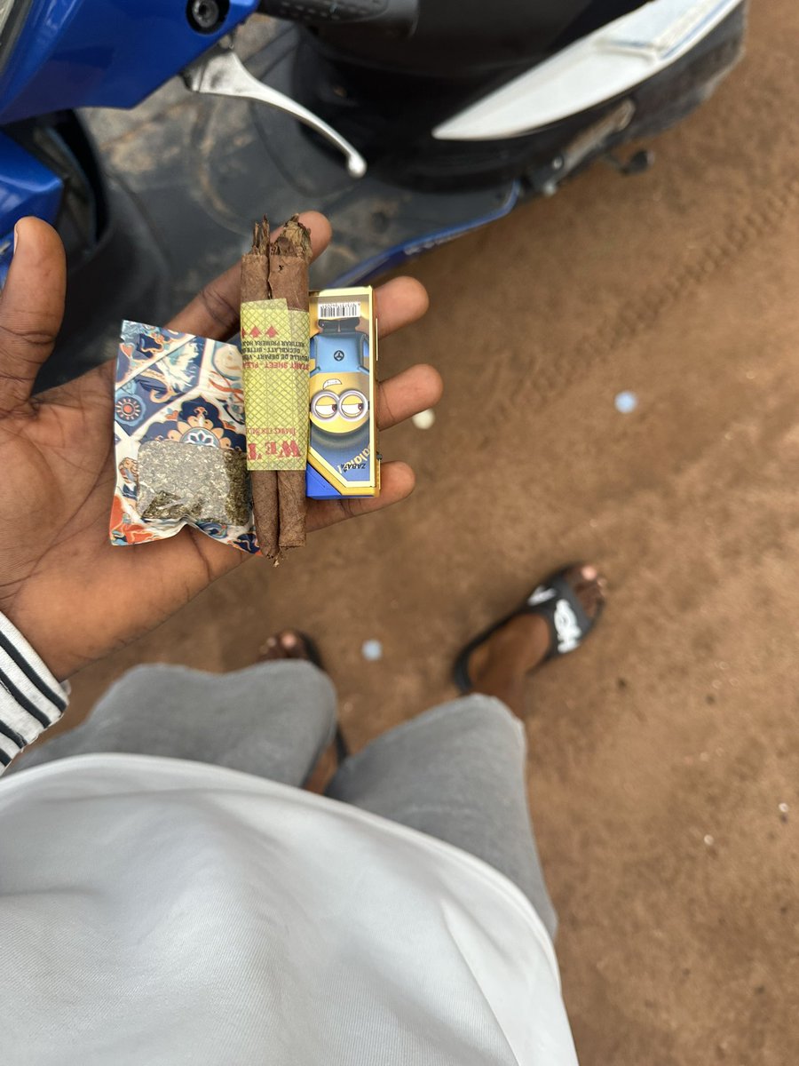caswidyjboi's tweet photo. i got my kpo💨 why I no go dey grateful😍😇 https://t.co/EFYcv5UQ2c