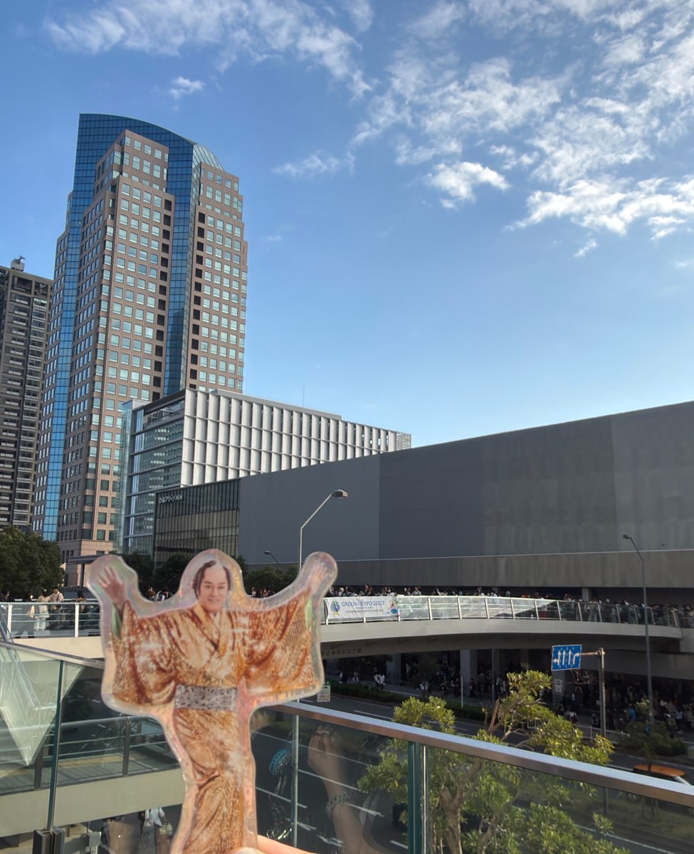 magu6_magu6's tweet photo. 独歩のアクスタと間違えて持ってきたので一緒にライブ参戦です https://t.co/Q8yR5X4gEA