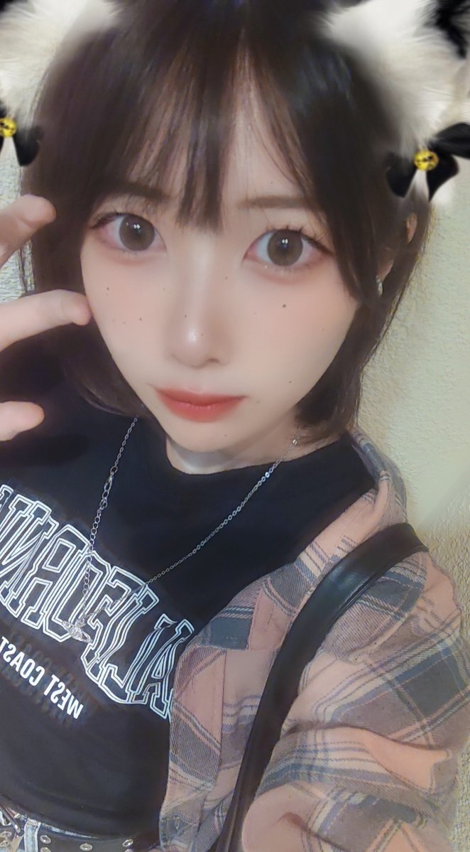 k_db_mk's tweet photo. じーっと https://t.co/78db9tGibZ
