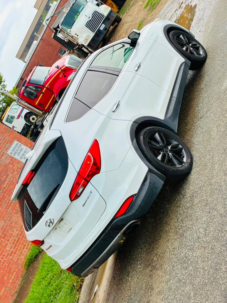 Farouk_Mokwa's tweet photo. 🚨 DISTRESS SALE‼️‼️‼️

🚘 Hyundai Santa Fe
📅 2013 Model
🔑 Smart Key
🗺️ Navigation System

📦 Already Shipped!
🚢 RORO Shipping via Sallaum Lines
📍 Port of Discharge: Lagos, Nigeria
📅 ETA: 6th Nov, 2026

💰 Price: ₦11.9 Million
✅ Buying
✅ Shipping
✅ Clearing

🔥 Complete package — ready for delivery upon arrival!

📲 Serious buyers only.