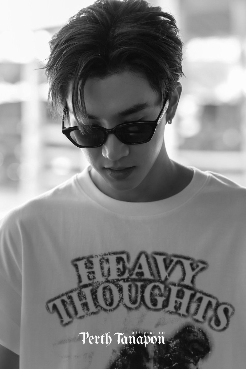 AonaenPSD's tweet photo. เฮียกันต์ ดิว่ะ😎

PERTH PAIAEW CHIANGMAI  

#DrAllyinCNXwithPerth https://t.co/paC2GydVGh