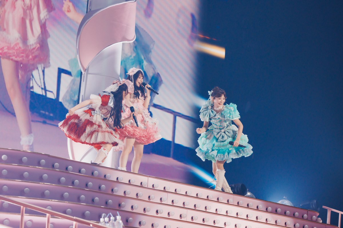 CUTIE_STREET_'s tweet photo. 【証拠写真】ルールガン無視直進で鬼を震え上がらせた #増田彩乃 氏と声を張り上げる応援サポーター #板倉可奈 氏

『キューにストップできません！』

#映り込みｴﾐ
#CUTIELAND
#CUTIESTREET #きゅーすと https://t.co/K1XNiFjvay