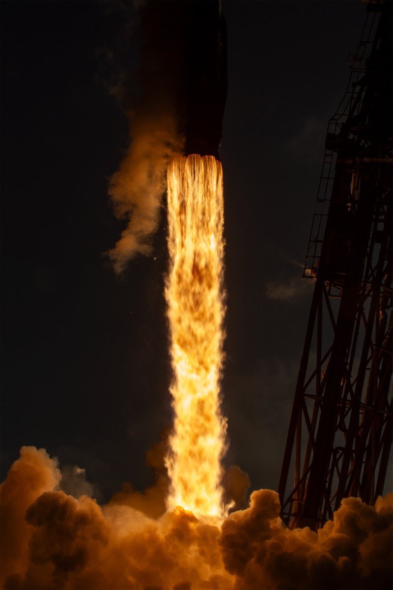 Rocketman_hs's tweet photo. Falcon 9 launches USSF-259 to orbit from pad 4E in California. https://t.co/Rjt65oIdKk