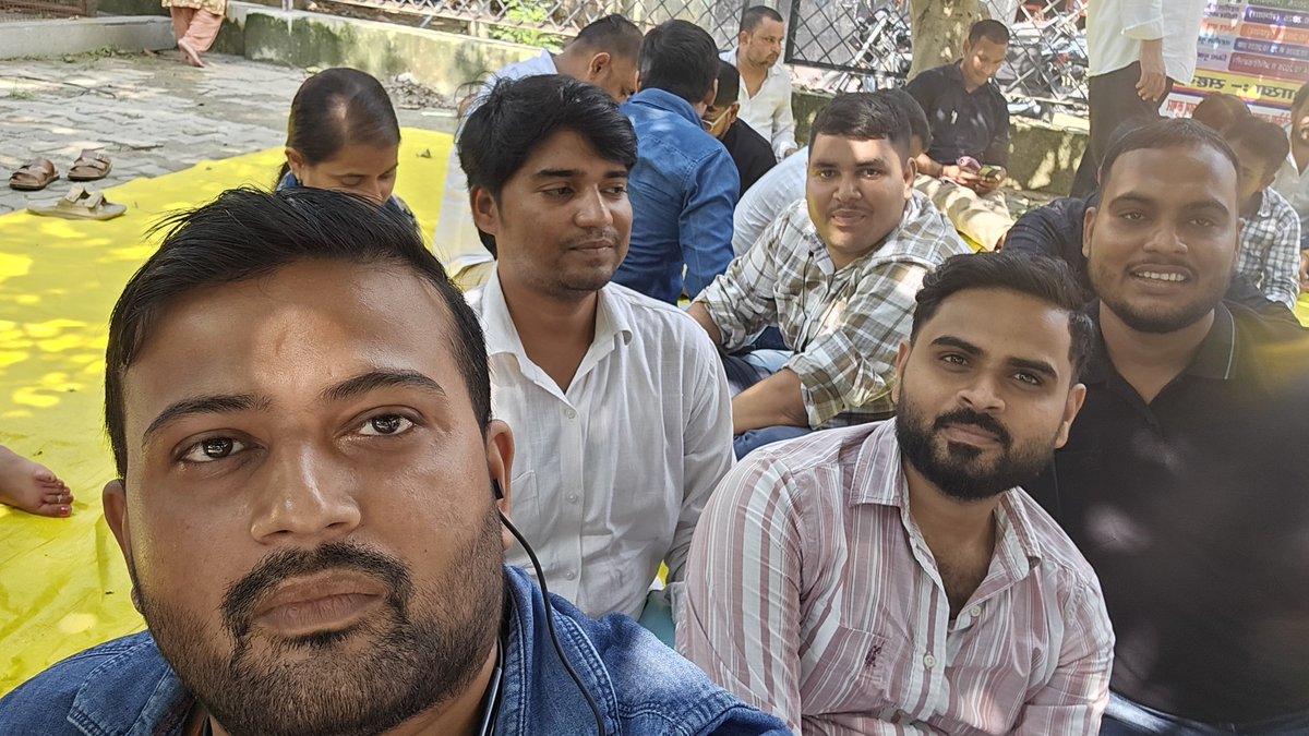 Dharmen73249691's tweet photo. मा० मुख्यमंत्री योगी जी 100 रूपये महीने के साइकिल भत्ते में लेखपाल कैसे 3 दिनों के अंदर आय, निवास, जाति व IGRS की जांच कर कैसे रिपोर्ट देगें?

#लेखपाल_की_मांग
#लेखपाल_की_जायज_मांगे
@yadavakhilesh
@CMOfficeUP
@ABPNews
@aajtak
@RahulGandhi
@BJP4UP
@myogiadityanath
@AmitShahOffice https://t.co/IIoxEnhzR5
