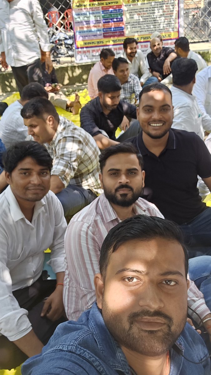 Dharmen73249691's tweet photo. मा० मुख्यमंत्री योगी जी 100 रूपये महीने के साइकिल भत्ते में लेखपाल कैसे 3 दिनों के अंदर आय, निवास, जाति व IGRS की जांच कर कैसे रिपोर्ट देगें?

#लेखपाल_की_मांग
#लेखपाल_की_जायज_मांगे
@yadavakhilesh
@CMOfficeUP
@ABPNews
@aajtak
@RahulGandhi
@BJP4UP
@myogiadityanath
@AmitShahOffice https://t.co/IIoxEnhzR5