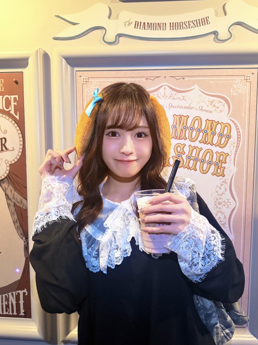 AyaEmori_BOX's tweet photo. ハロウィンだったからおばけ意識で普段よりレース多めコーデ👻
(さくちゃんが撮ってくれる私は普段より盛れる傾向あり🐈⸒⸒⸒⸒) https://t.co/iDX4XOOkPd