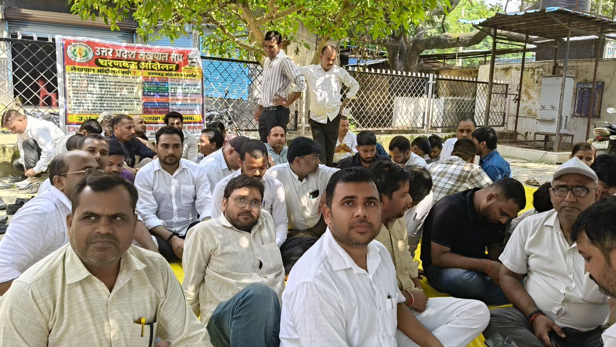 singhrd289's tweet photo. #लेखपाल_की_मांग
#लेखपाल_की_मांग
#लेखपाल_की_जायज_मांग
5G के समय में लेखपाल #साइकिल_भत्ता पर गुजारा कर रहा है।
लेखपाल से काम चाहिए टॉप लेवल का तकनीकी वाला और सुविधा मिलेगा 1950 वाला
आखिर लेखपाल कब तक शोषित रहेगा
##लेखपाल_की_मांग https://t.co/hldlBRHxQv