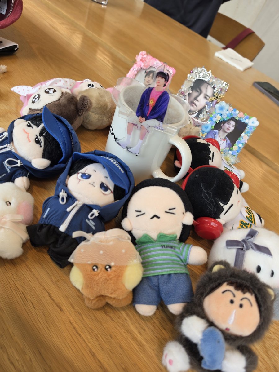 kkudangsuga's tweet photo. 아~~~주 오랜만에 촘피옴
아주버님 안계시고 아버님이 계시네🤣
이버님 며느리와쒀여
#chompi https://t.co/P91atnhujF