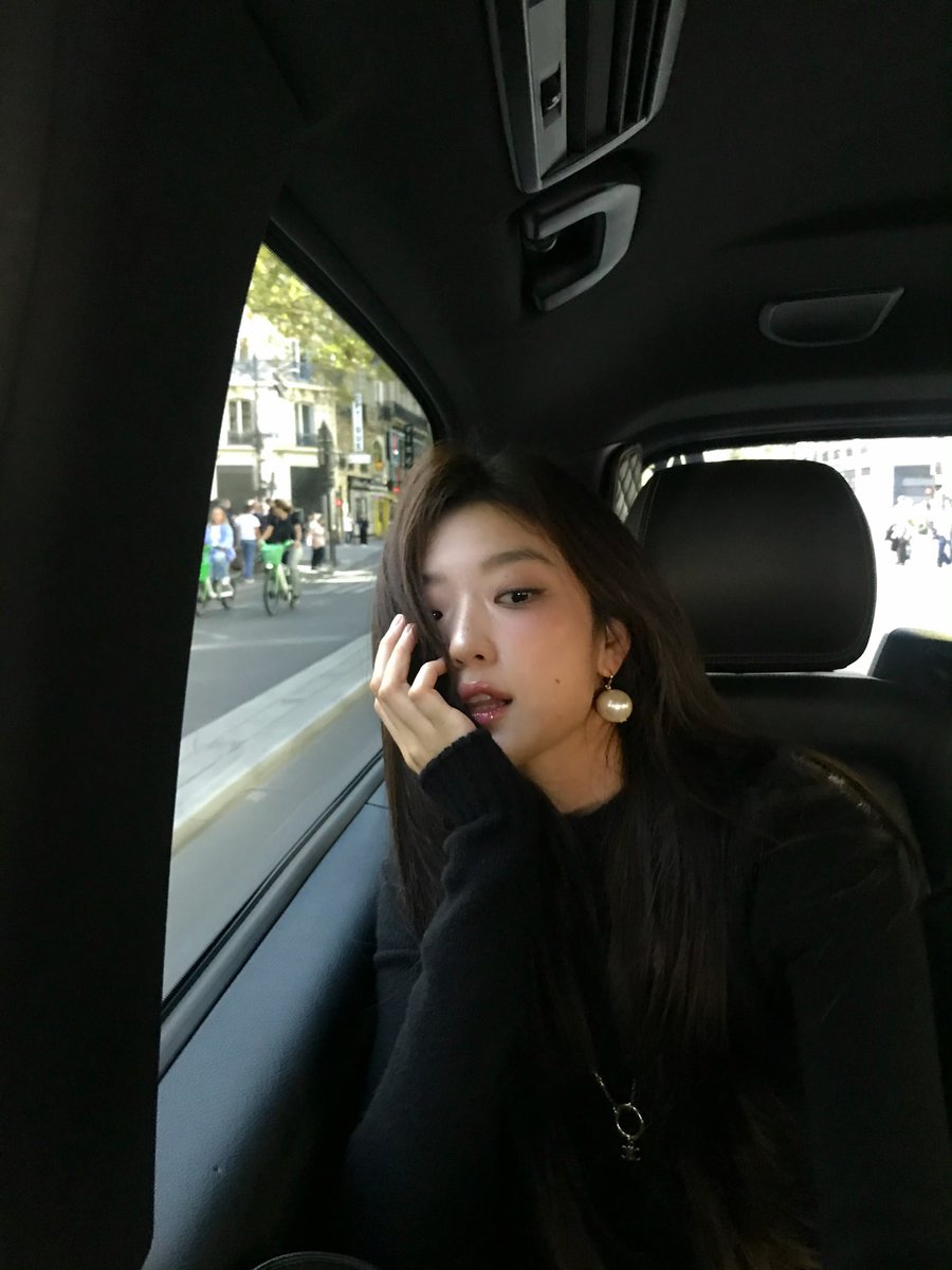 bod_suny's tweet photo. RT @woini_03310603: 셀린느 손천 🕶

#손천 #孙千 #SunQian #CelineEte2027 https://t.co/rcmhhqoBNb