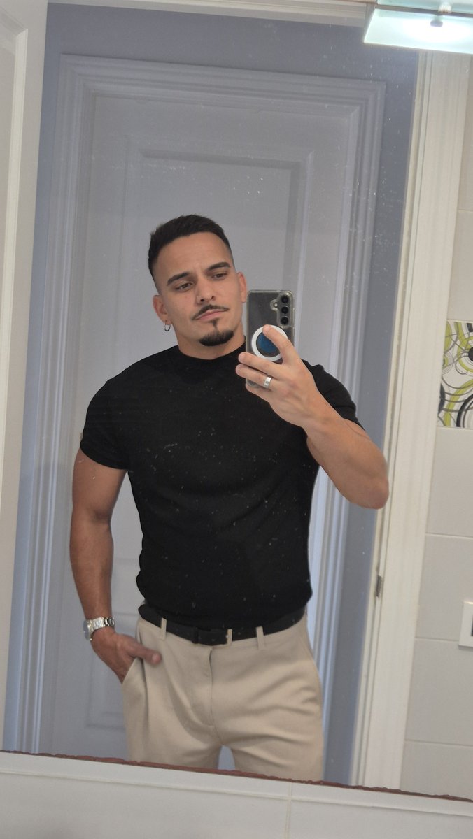 kevsosa7's tweet photo. por subir algo https://t.co/kCl8YnJsJE