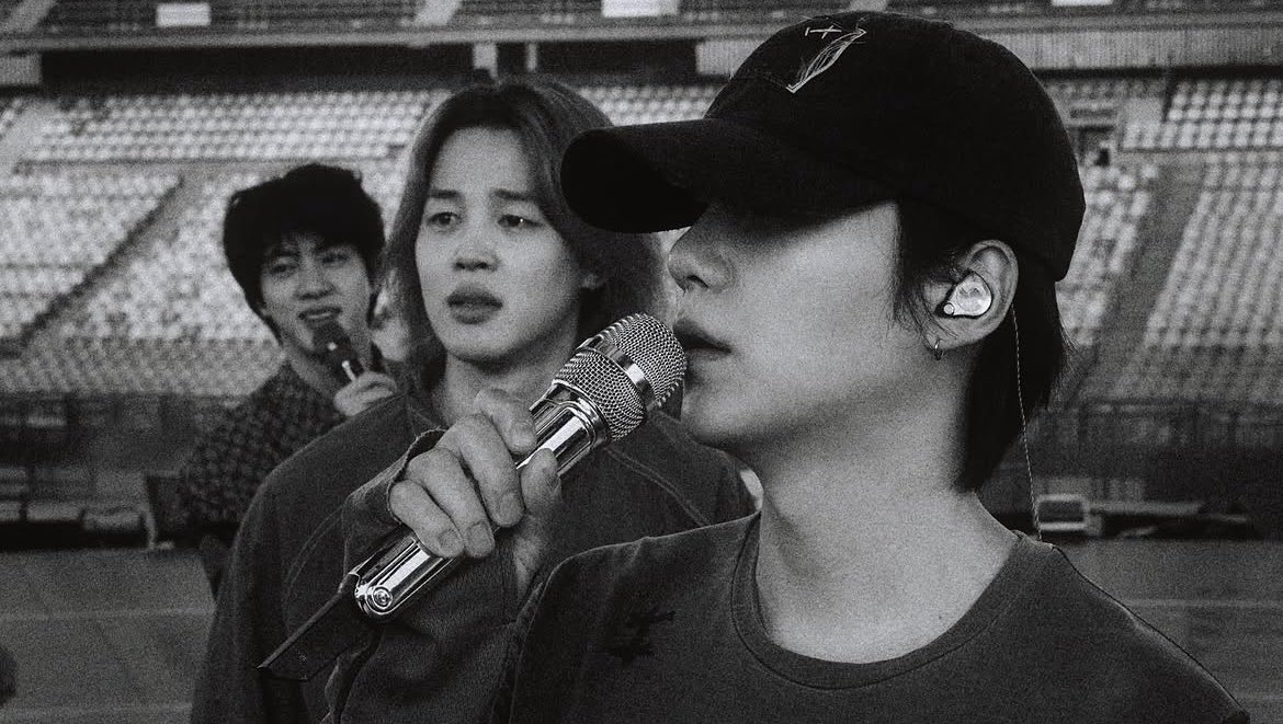 breadbts's tweet photo. jungkook's new photo dump on insta! and jimin was frowning most of the time i'm freaking dead 😭😭 https://t.co/WHjMnWs2gz