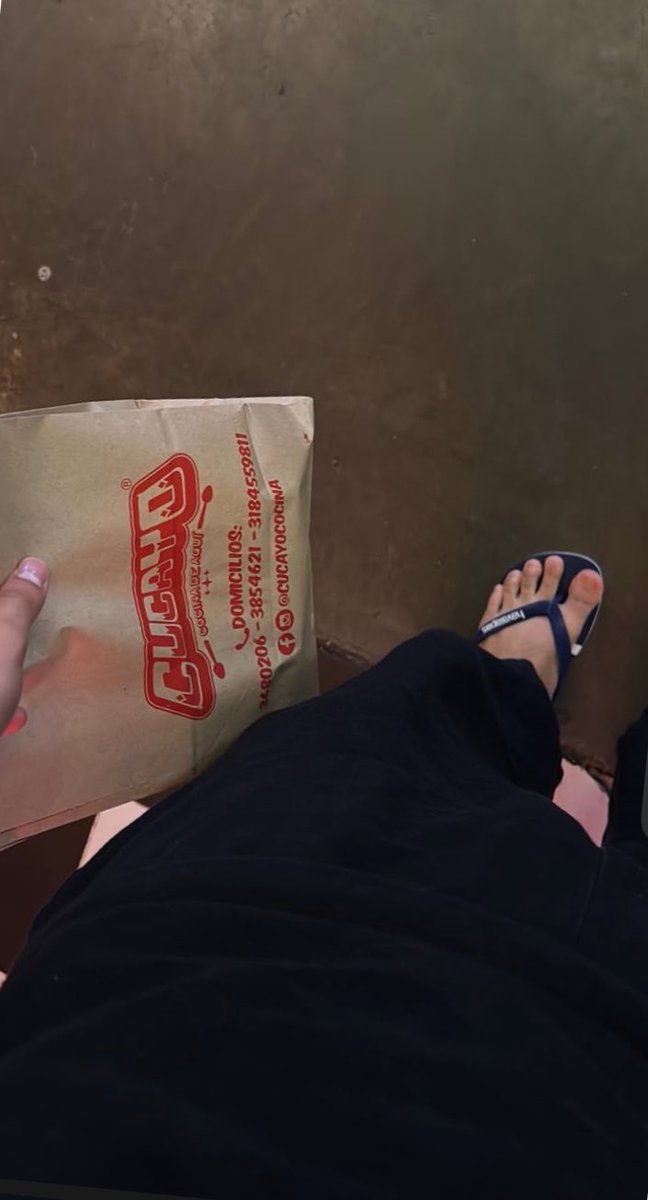 feetstiven's tweet photo. #feet #havainas #pies #fetish #pes https://t.co/SoBxIfYIs1