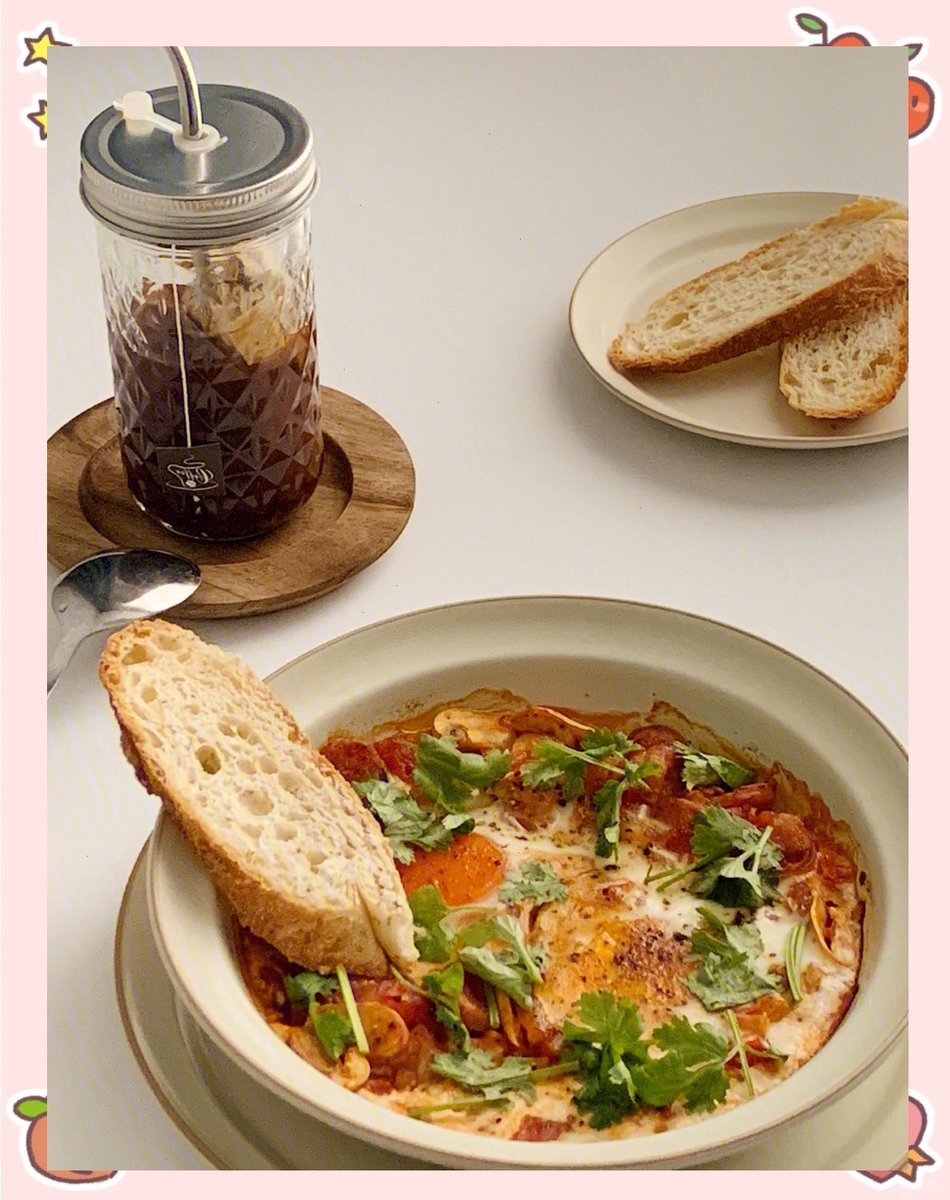 AnaLopezmknw's tweet photo. Un pan recién horneado con tomate rallado y aceite de oliva, momento perfecto para desayunar， https://t.co/IbPc9HHrKw
