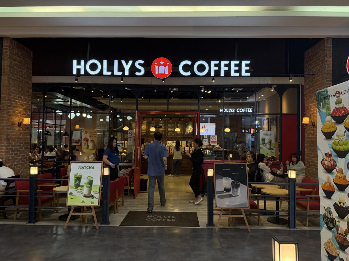 MidnightMooKrob's tweet photo. อยู่ชั้น G ตรงข้ามร้าน HOLLYS COFFEE นะคับ ลูกค้าที่มีนัดรับการ์ดวันนี้ สามารถมารับได้เลยค้าบบ 🙏🏼🧡 https://t.co/lDFXK1YVk6