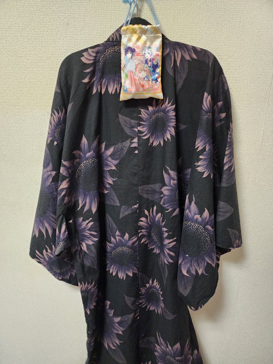 CrossX_CPK's tweet photo. みんな三郷の花火大会に行ってる頃かな？
これは富士まつりの花火大会でも着ていって今回の三郷の花火大会でも着ていく予定だったひまわりの浴衣！
みんなと一緒に浴衣も着たかったねぇ🥲 https://t.co/hWiE2Yo7sd