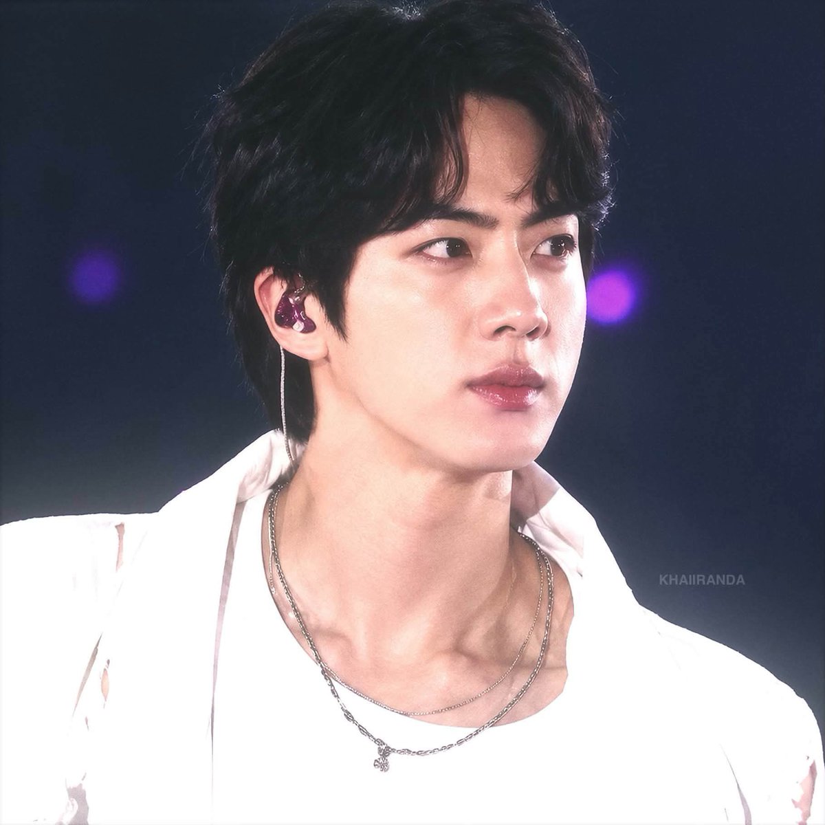 fallingakgae's tweet photo. feeling angry as hell why is the hairstyle so good fuck fuck fuck https://t.co/rIb1JykJ9L