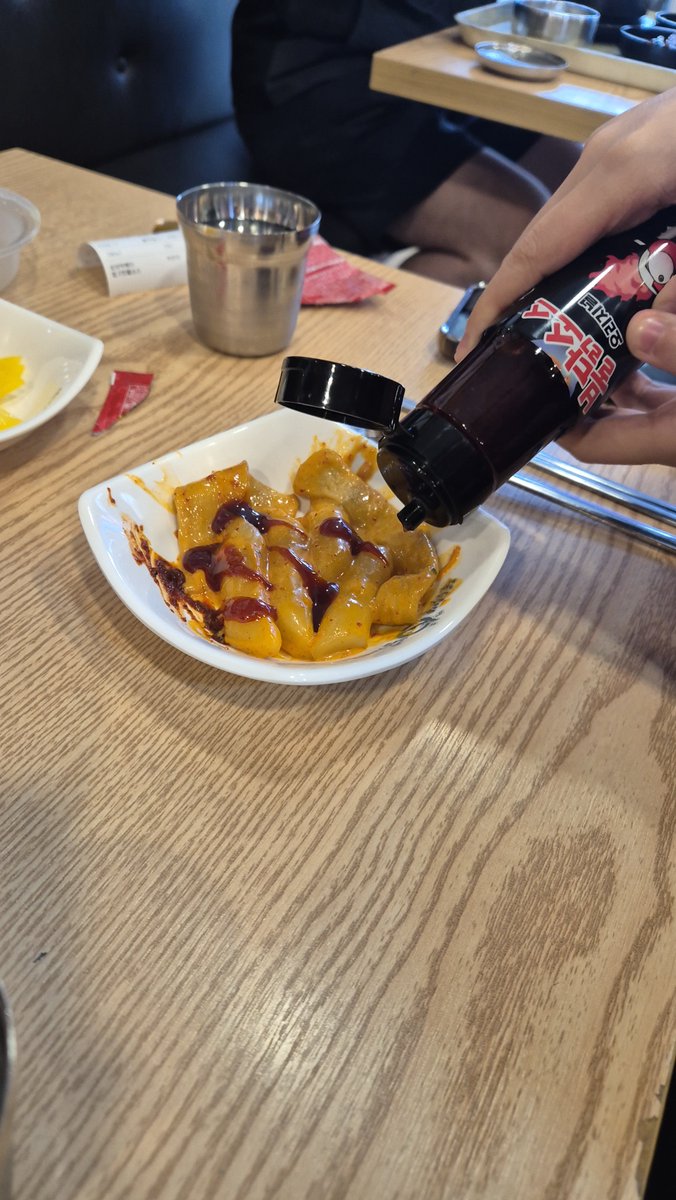 0_zero1010's tweet photo. @tmddn_1115 @kanpal_funk 
야르한 떡볶이 +불닭 https://t.co/cL0wgejpdA