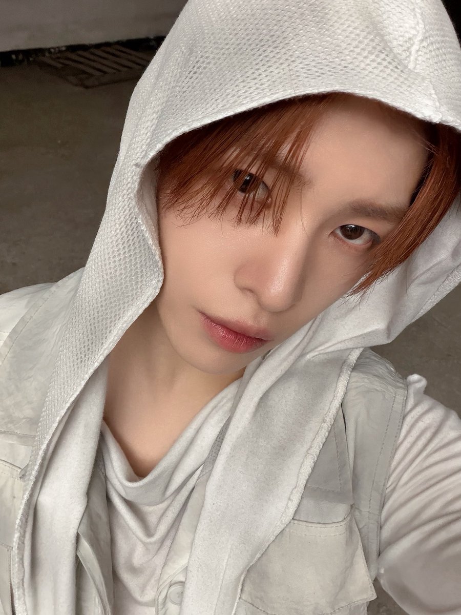 CRAVITY_twt's tweet photo. LOUDER on the spot! 🗣️🔊
#앨런 https://t.co/KEgJRPDuIP