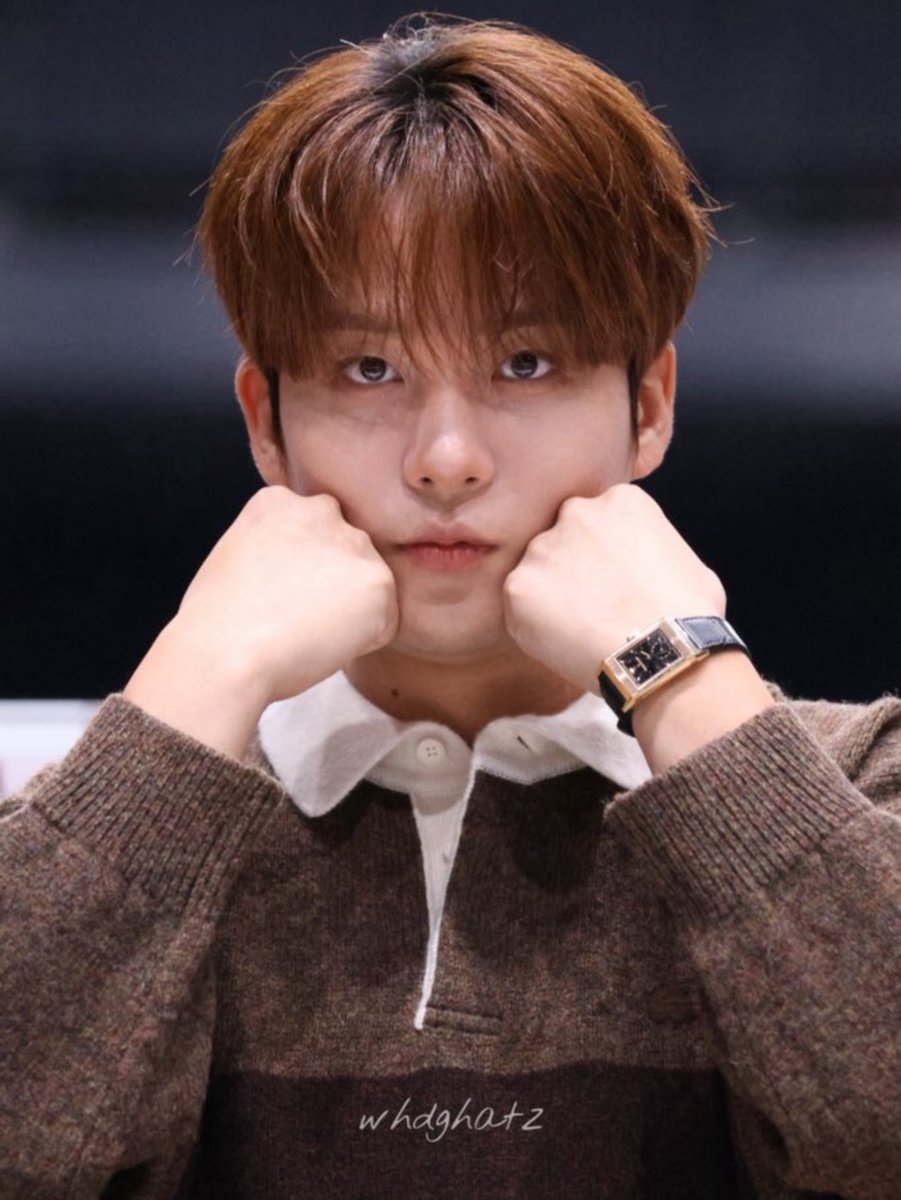 jhs_rev's tweet photo. he looks exactly like a bear 😞 I can’t believe he doesn't like his round face https://t.co/drfmiKDM0w