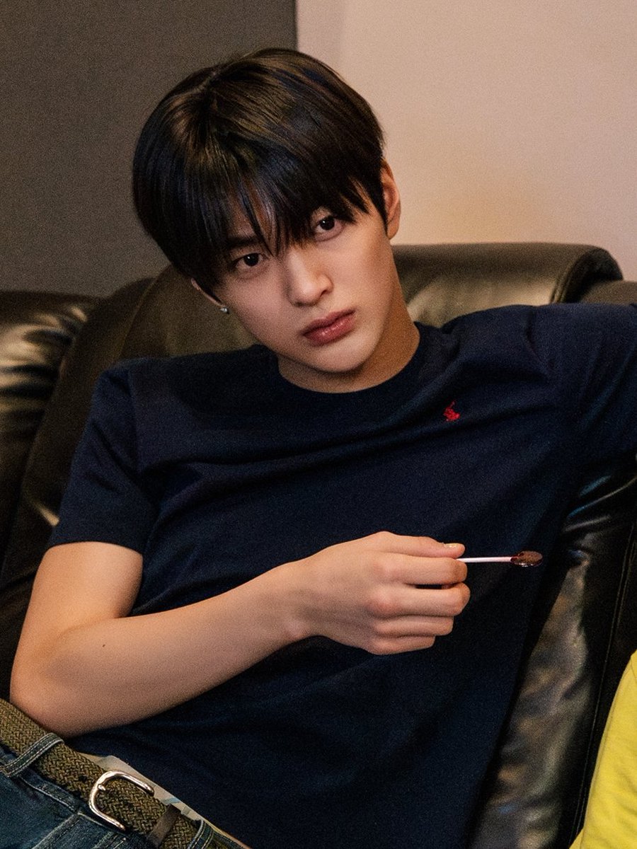 ahnrypie's tweet photo. AHN KEONHO??? 😭😭😭 https://t.co/6Krw1clsqI