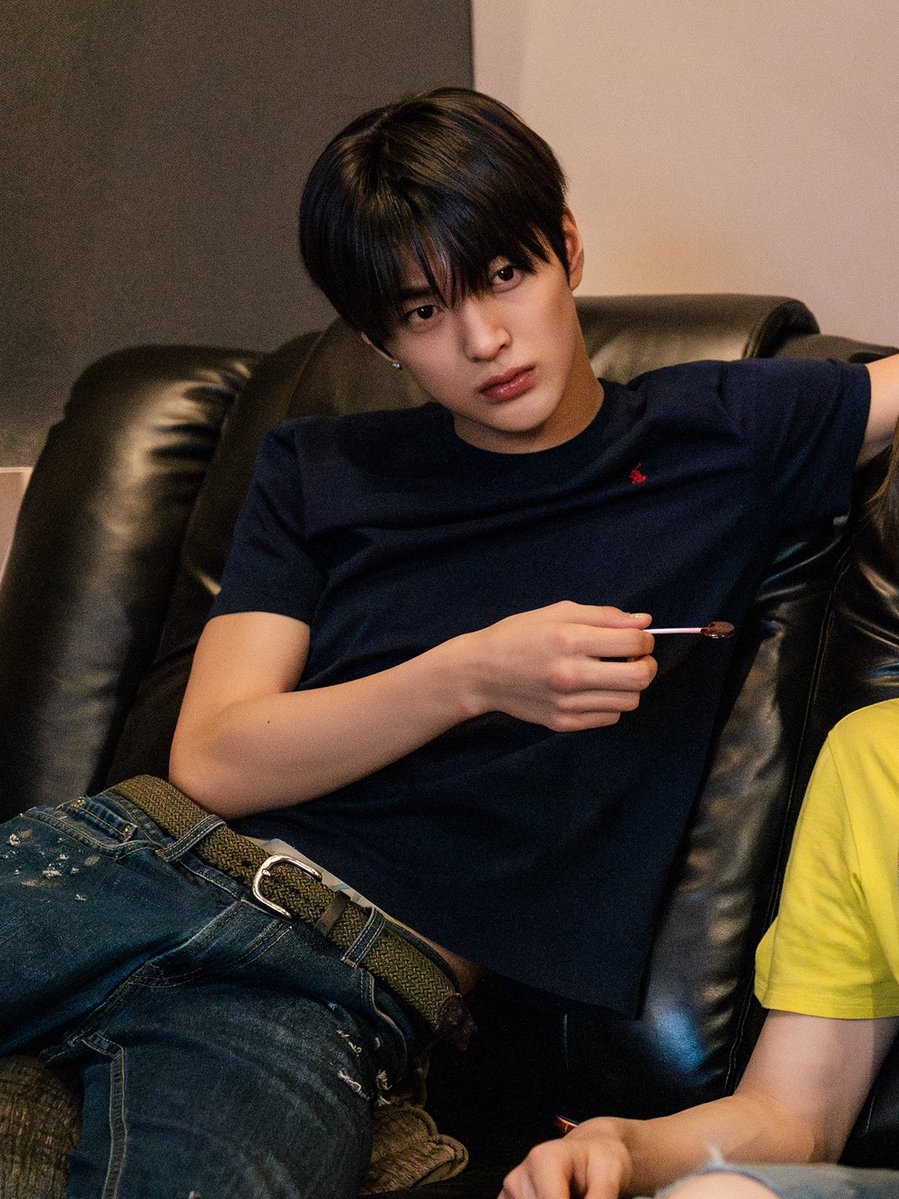 ahnrypie's tweet photo. AHN KEONHO??? 😭😭😭 https://t.co/6Krw1clsqI