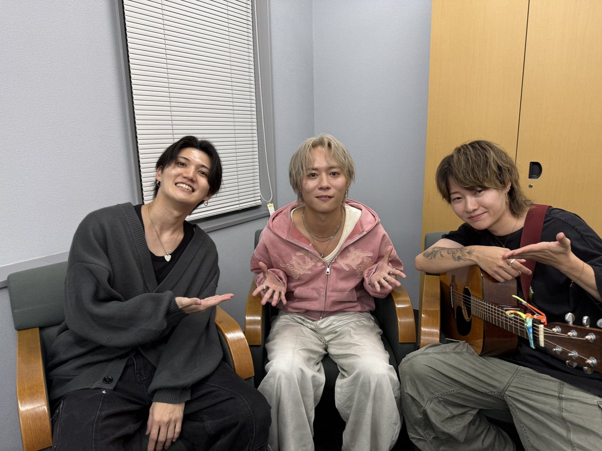 AceCollectionJP's tweet photo. ＼𝑴𝑬𝑫𝑰𝑨 𝑰𝑵𝑭𝑶／

──────────── ♛

TBSラジオ
「杉本琢弥のVAVAVA」
たつや◎・LIKI 出演決定！

♛ ────────────

3週にわたってOAされます！

■ 放送日
10/3(土)・10/10(土)・10/17(土)
18:00〜18:30

ぜひお聴きください！

▼番組はこちら
https://t.co/ppDgLQf0eZ

#ACECOLLECTION #VAVAVA #TBSラジオ