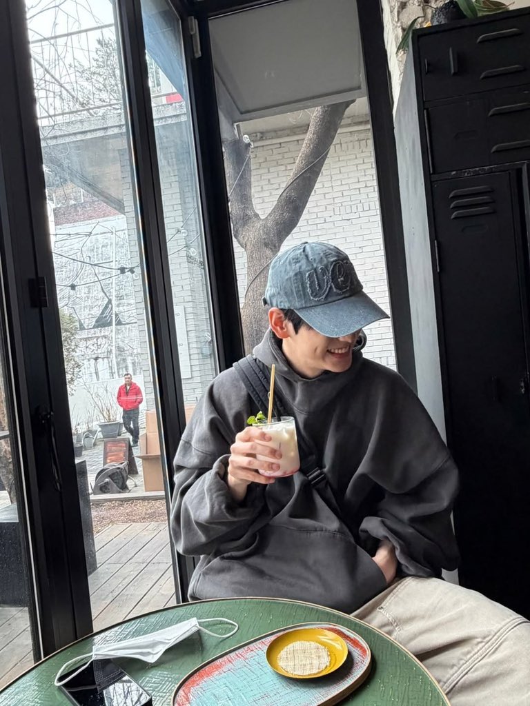 soobcave's tweet photo. he takes his role very seriously 💘 https://t.co/SOTuSZ982S