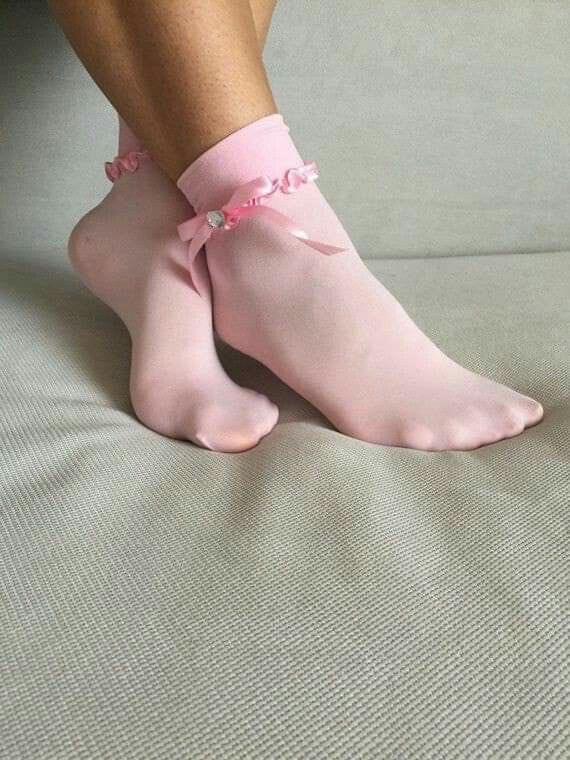 LoveLegslba's tweet photo. #feet #nylon #socks #thighhighs #legs #pantyhose #softgirl #aesthetic #coquette #stockings #heels #fyp #viral #girls #pretty #fashion #footlover #ootd #nightvibes https://t.co/pXfDeemqKM