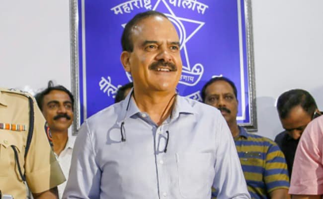 BhaaratDhruga's tweet photo. "LILAVATI"
The same Hospital, which was later given to ParamBir Singh to manage as a "PRESENT"?
WHERE DID THE AMBULANCE GO FROM MONT BLANC?
Even without the Panchanama, he and his goon "Trimukhe" said that its OPEN AND SHUT case?
Who's to ANSWER?
#JusticeForSushantSinghRajput