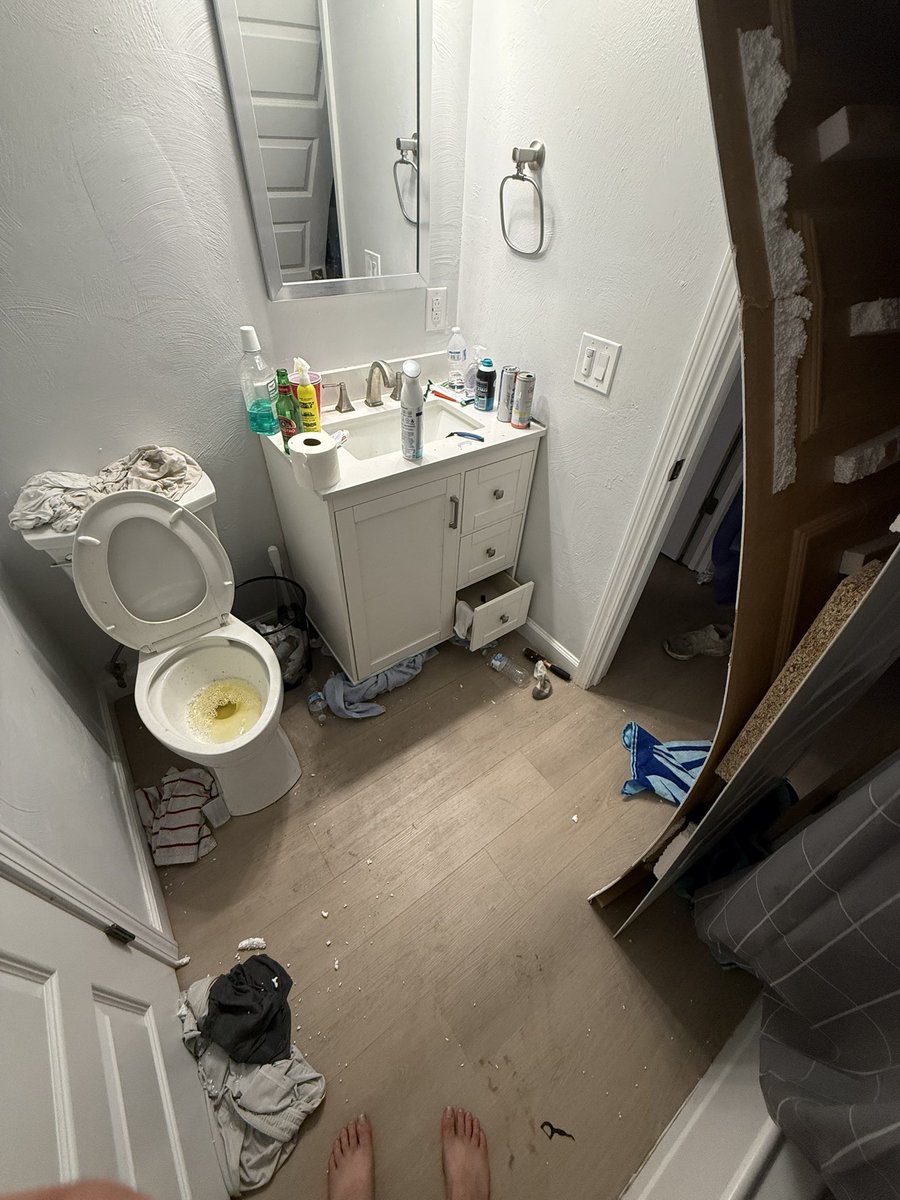tech_meathead's tweet photo. #masturbationroomdox https://t.co/zctJKMKmGB