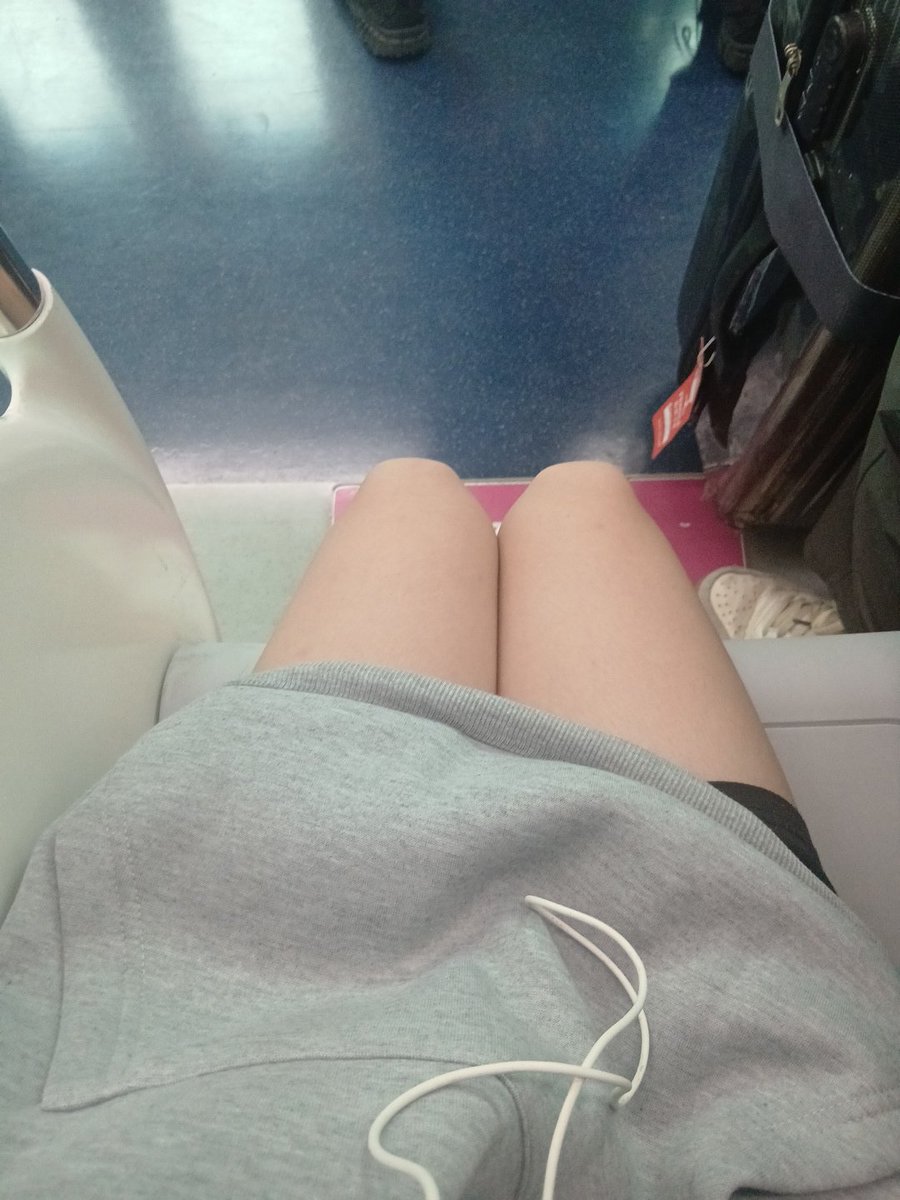 Lina070511's tweet photo. 너무 힘들어서 임산부석에 잠시 앉음 ㅈㅅ합니다잉 https://t.co/XKPYyM37Pw