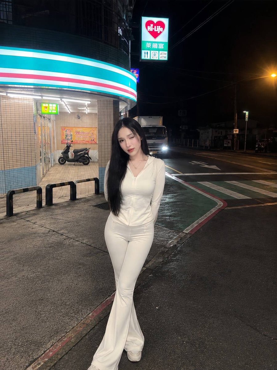 tstw1122's tweet photo. 台中三性仙女
#台中 #三性 https://t.co/2tqW0qnMAn
