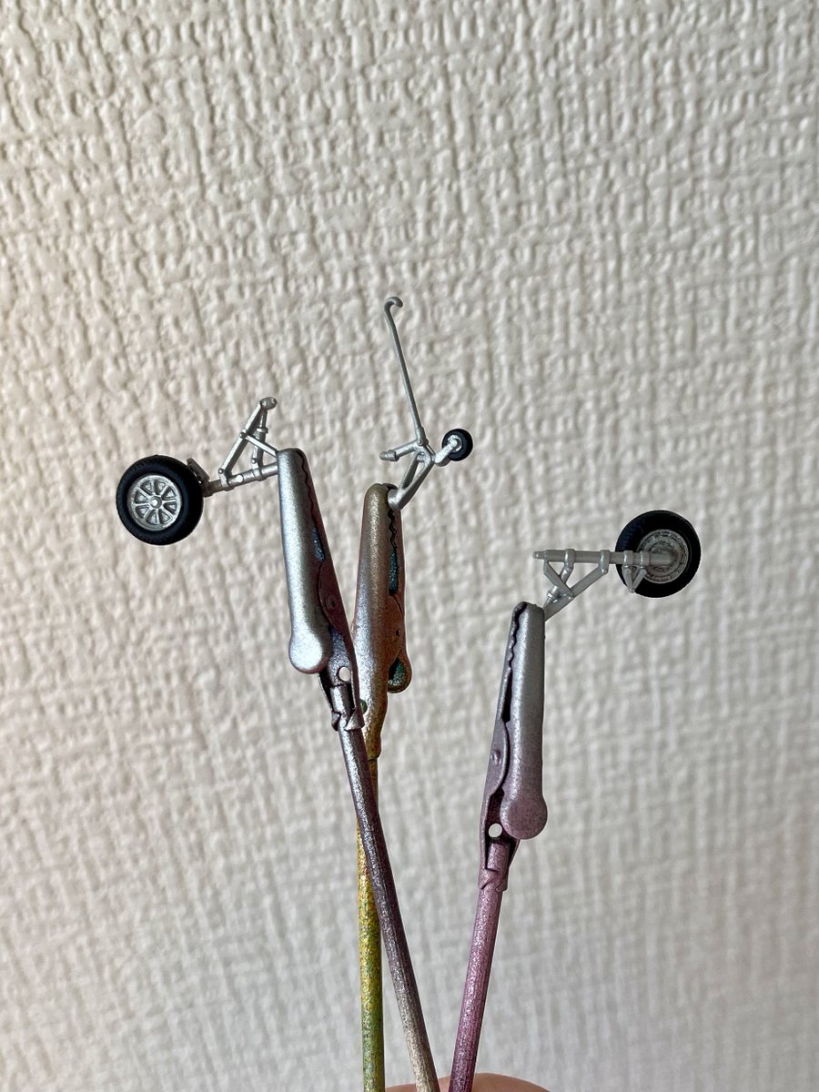 OneDA_Esora's tweet photo. ヨチヨチ歩きで制作中のコルセア🔧

デカール貼りまで辿り着きました☺️✨

キャノピーのマスキングがそろそろ届くので仕上げまで気を抜かず完成させたいと思います👍🏻 https://t.co/E4yCtXgdwP