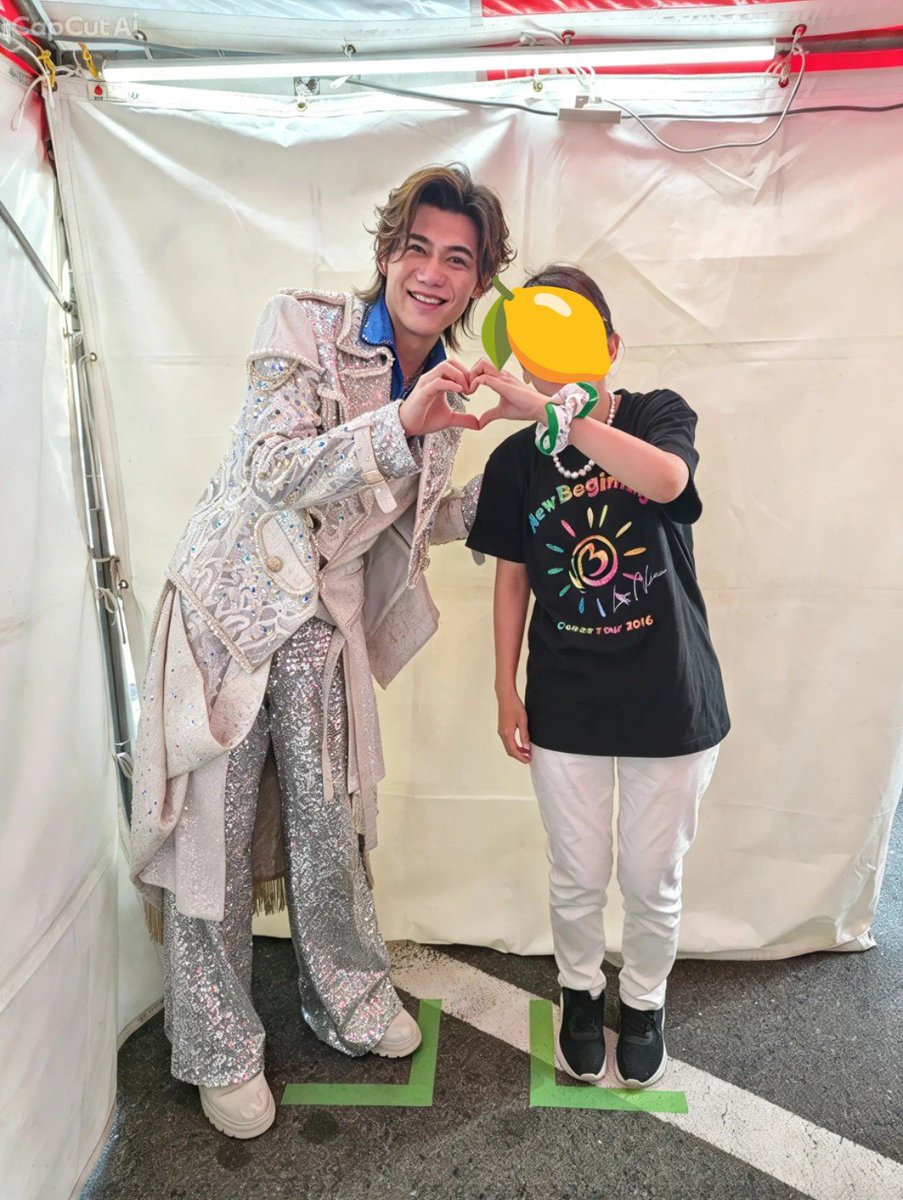 7gwglq8Q8AeYeUm's tweet photo. #KOBEAUTUMNFESTIVAL へ☺
暑かったけど最高✨
ライブはラウンドも🫶
Encoreまた逢う日まで歌ってくれたけど泣いた私😭
しかも手紙忘れたの今日😭
レオンさんに伝えたら「次の時でいいよ🥰」と言ってくれたけどこことコメントに載せる🥺
（レオンさんに伝わりますように🙏）
@niihamaLEON
#新浜レオン https://t.co/eM6CPDga1E