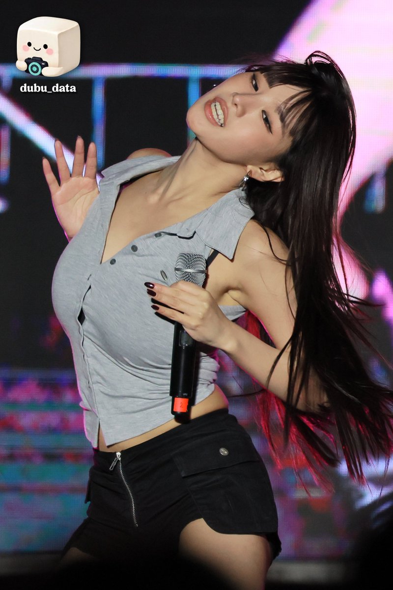 Starknandesuka6's tweet photo. dubu_data
261001 Kiss of Life Natty @ Seo Il University Festival  Full album in reply  #KISSOFLIFE #키스오브라이프 #나띠 #NATTY https://t.co/C4G7NpYxMq