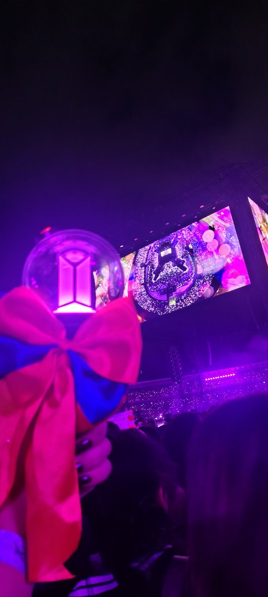 DlhLau's tweet photo. VÍ A BTS EN VIVO!!! 

Ya, ese es el tweet😭😭😭💜💜🥹🥹
#BTS 
#BTS_WORLDTOUR_ARİRANG 
#BTS_WORLDTOUR_ARİRANG_BOGOTA https://t.co/wCsKIcjGuW