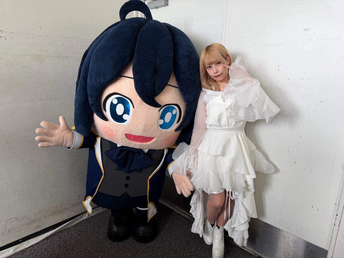 sasakirico's tweet photo. Still Waterリリイベ 吉祥寺パルコ屋上💧✨ありがとうございました！

#鑑定スキル のアルス君が遊びに来てくれて、歌ってるときも隣にいてくれて嬉しかった〜!!
#李子水 で感想やいい感じに撮れたフォトセッションの写真などポストしてねー！

このあと17時からのリリイベ追加情報もお楽しみに！ https://t.co/H7aNQlb7ie