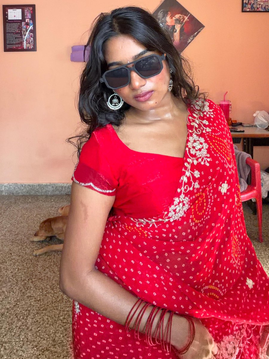 RoobiniKutty's tweet photo. ♥️😎🔥 #SareeLove https://t.co/v7sN5nMAem
