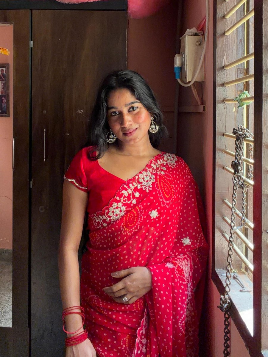 RoobiniKutty's tweet photo. ♥️😎🔥 #SareeLove https://t.co/v7sN5nMAem