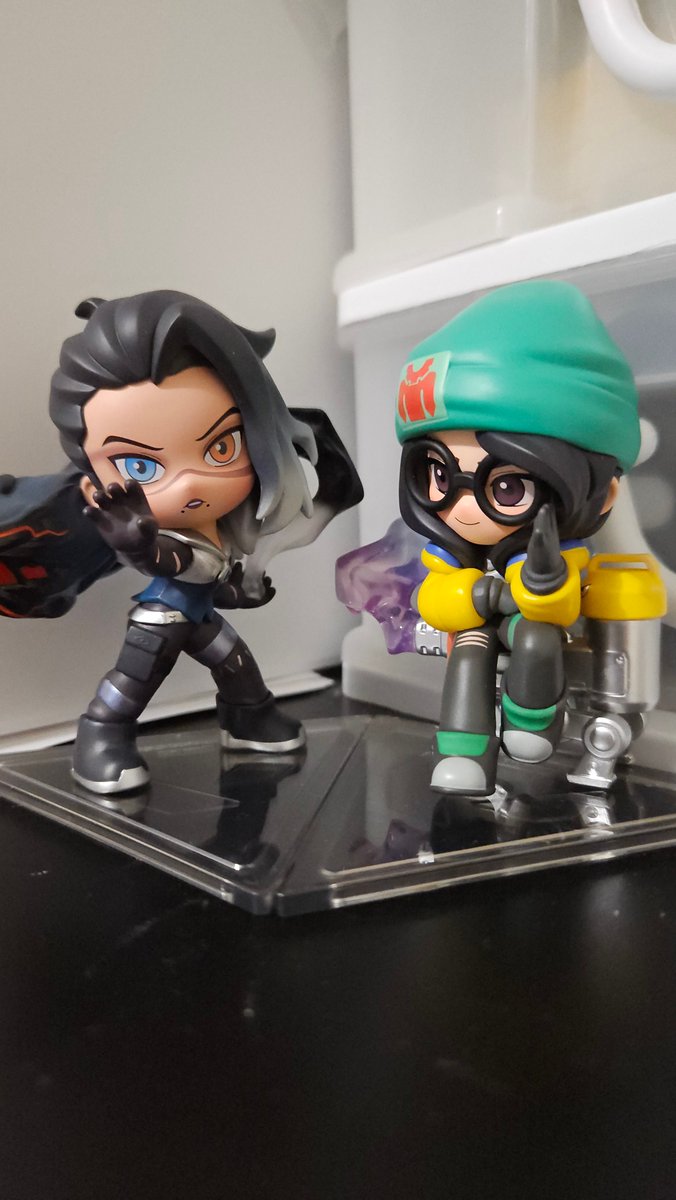 Xepheerr's tweet photo. ヴァロPop Martのフィギュア買った～
オーメンかサイファー欲しかったけどフェイドとジョイも良い！かわいい！ https://t.co/tvbzUd10Uh