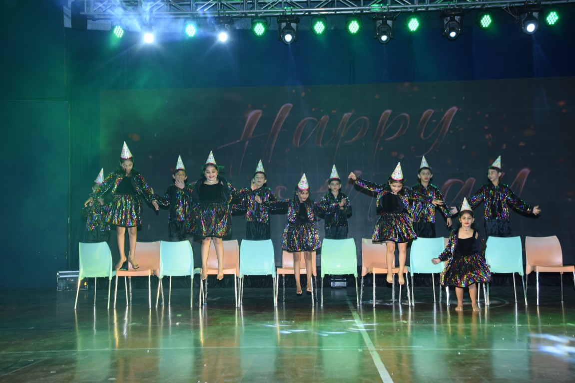 DPSTapi's tweet photo. 🌈✨ Hum Tum: Together We Belong! DPS Tapi’s Annual Function for Classes I–V celebrated friendship, kindness, acceptance and togetherness through vibrant dance, drama, storytelling and a joyful grand finale. ❤️🤝
#DPSTapi #AnnualFunction2026 #HumTum https://t.co/K3G52NwTDe